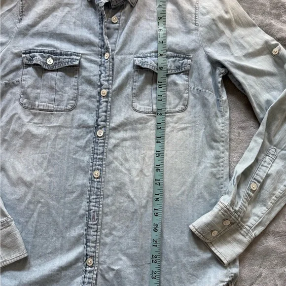 J. Crew Blue Button Down Shirt Classic Wash Denim Style - Picture 4 of 4